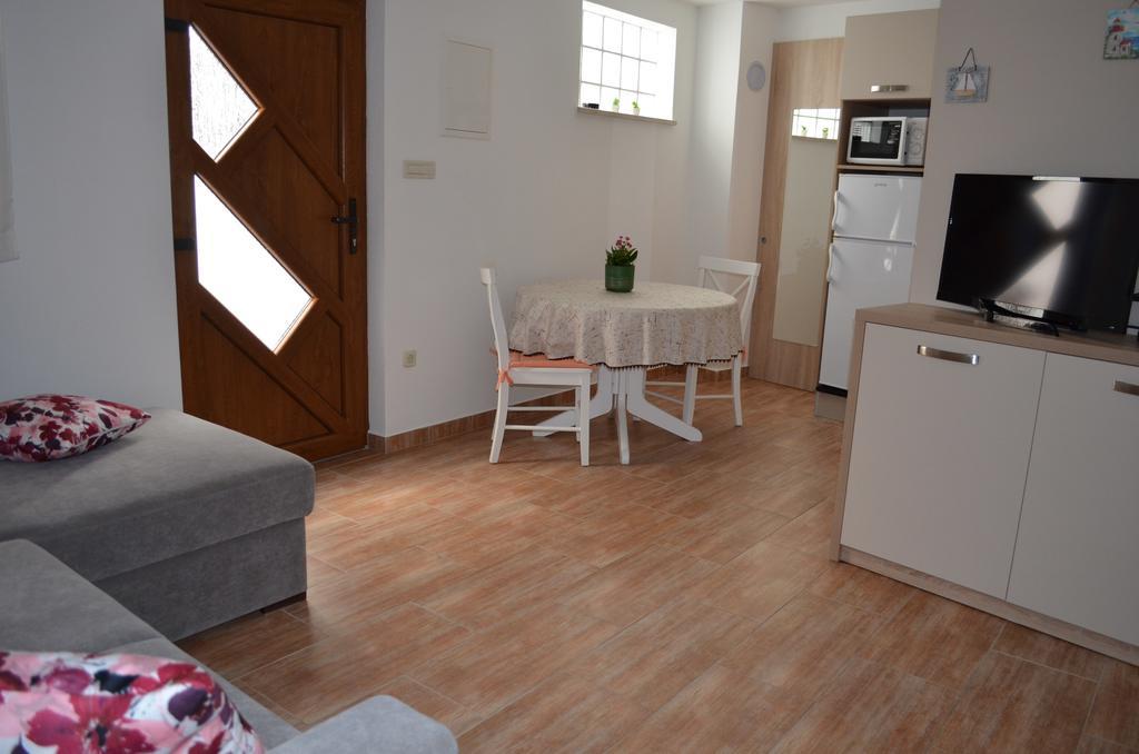Apartments Lora Baška Habitación foto