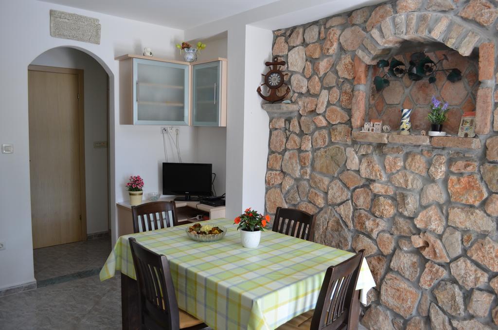 Apartments Lora Baška Habitación foto